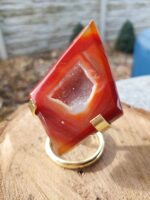 Karneol na zlatom stojane č.2