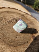 Rubín Zoisit leštený č.1 – Obrázok 2