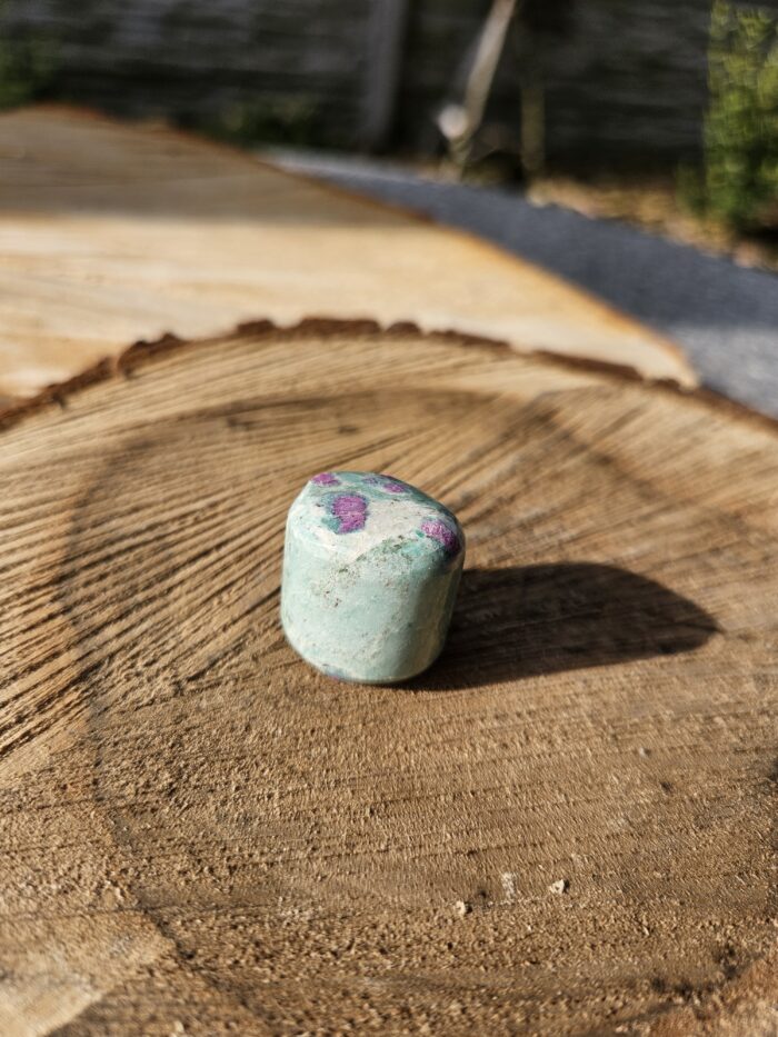 Rubín Zoisit leštený č.5 – Obrázok 2