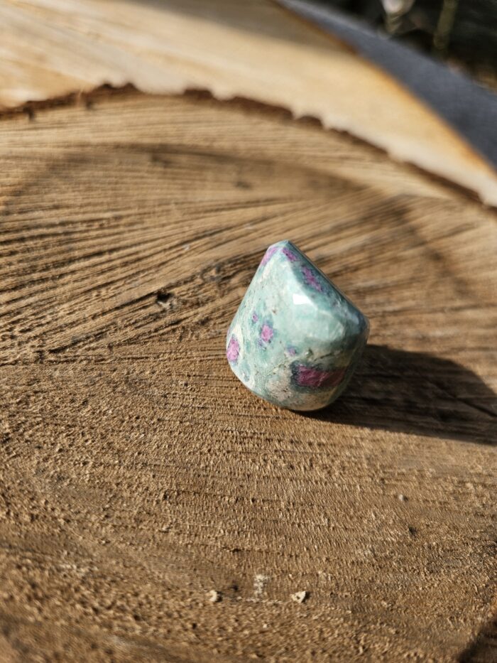 Rubín Zoisit leštený č.9 – Obrázok 2