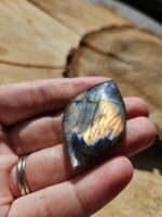 Labradorit leštený KABOŠON č.1