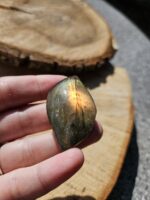Labradorit leštený KABOŠON č.2