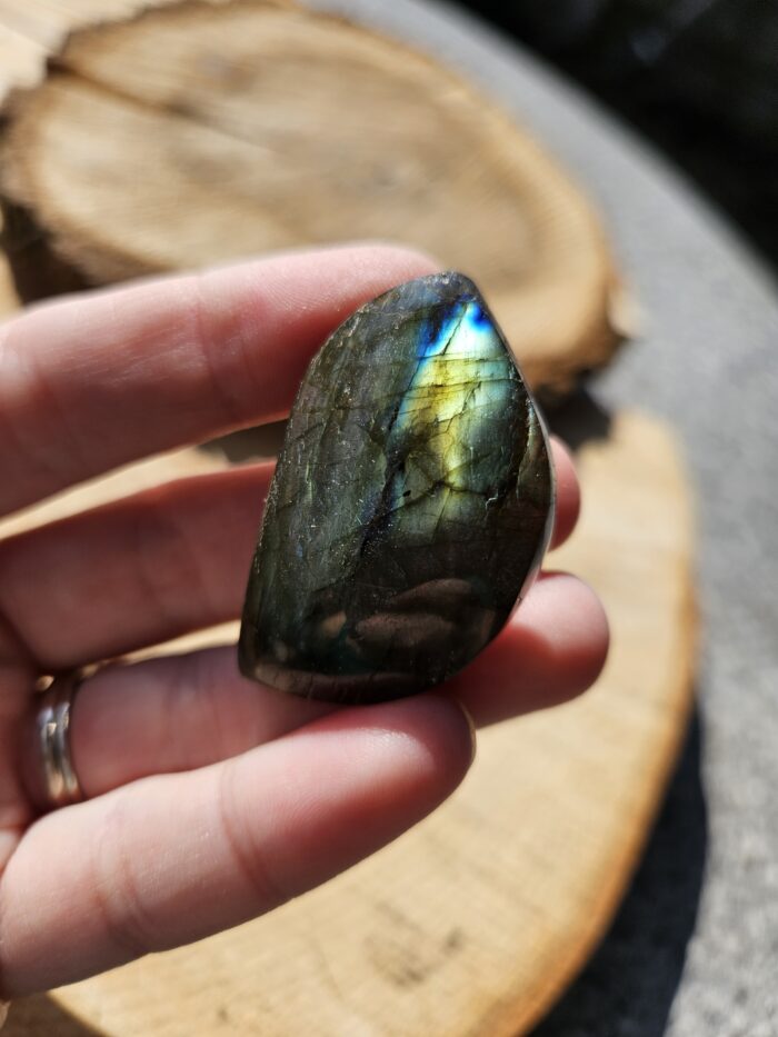 Labradorit leštený KABOŠON č.3 – Obrázok 4
