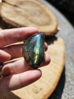 Labradorit leštený KABOŠON č.3 – Obrázok 3