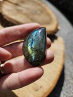 Labradorit leštený KABOŠON č.3