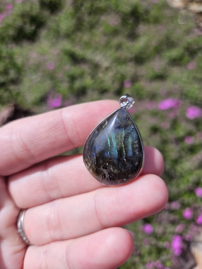 Labradorit prívesok č.2 – Obrázok 2