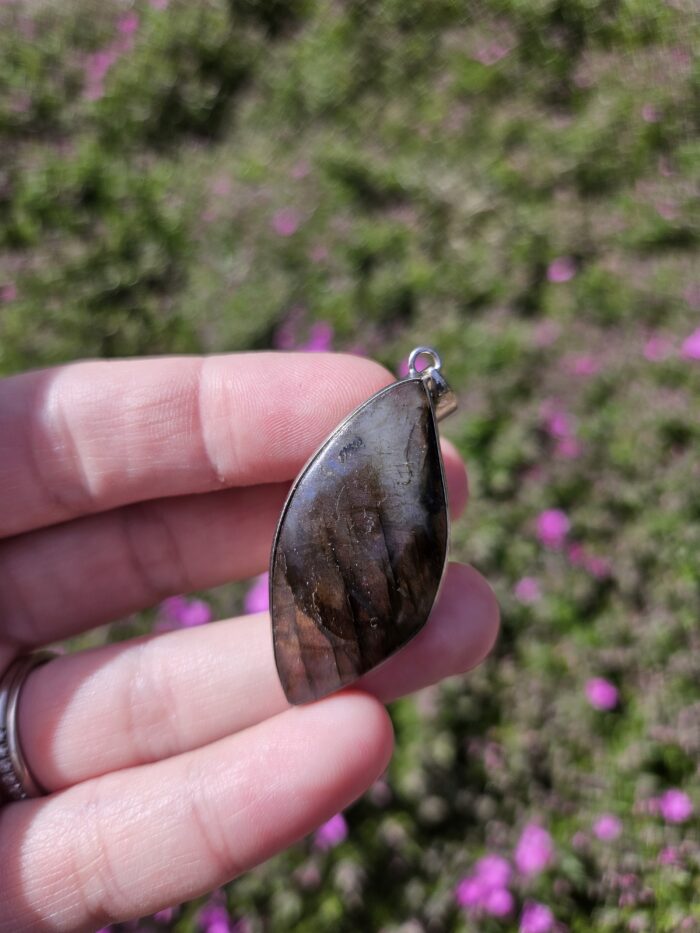 Labradorit prívesok č.3 – Obrázok 3