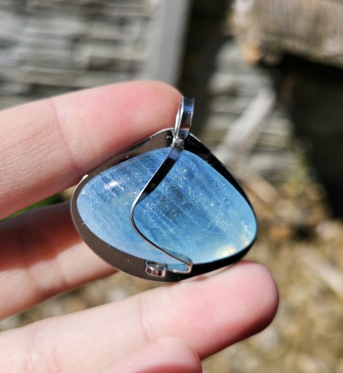 Akvamarín prívesok na platničke z chir.ocele č.2 – Obrázok 2