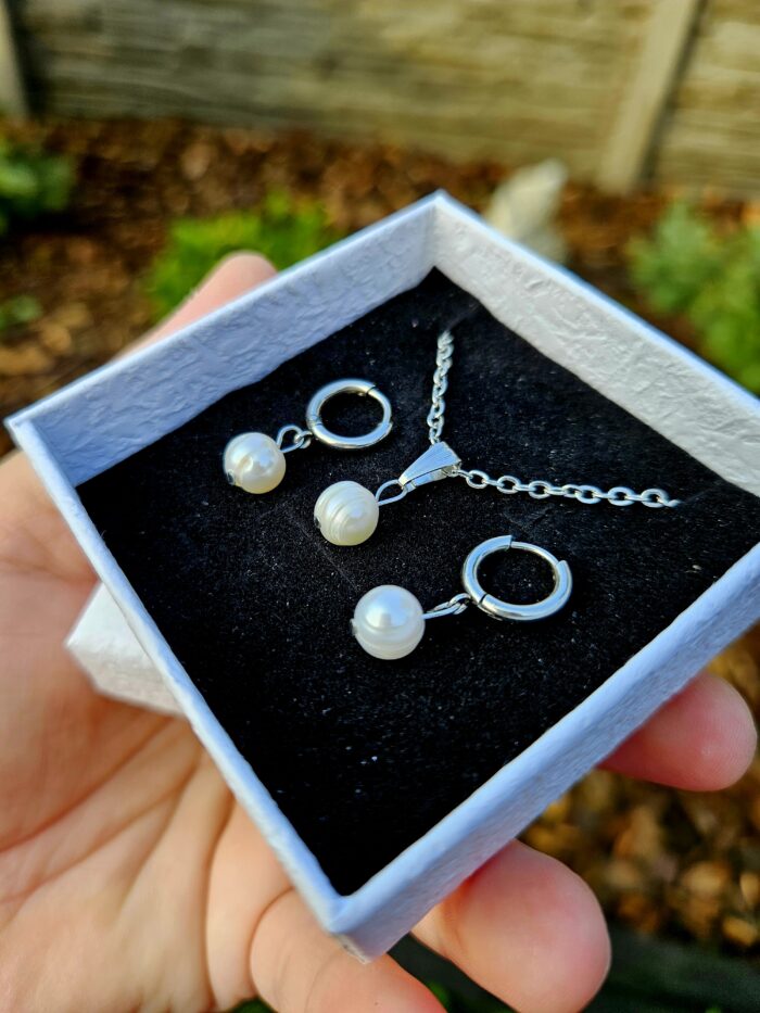 Perly riečne SET (prívesok na retiazke+náušnice) chir.oceľ – Obrázok 3