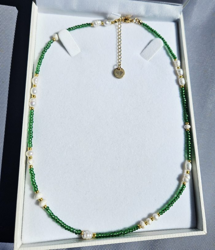 Perly riečne biele náhrdelník zlato/zelený – Obrázok 2