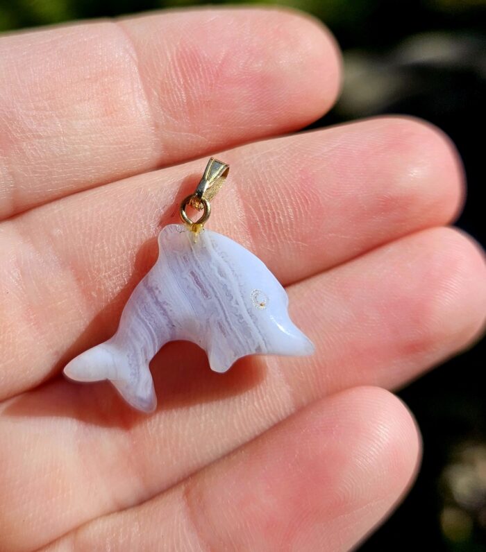 Chalcedón modrý prívesok DELFÍN č.4 – Obrázok 2