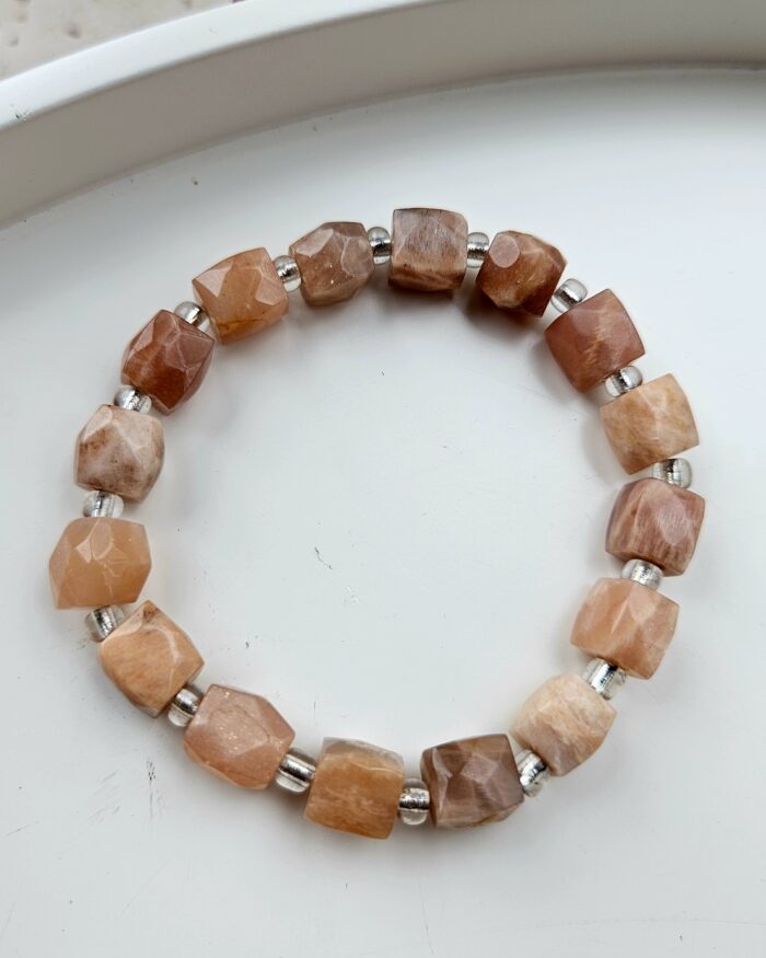 Slnečný kameň náramok fazetované kocky 8-10mm – Obrázok 2