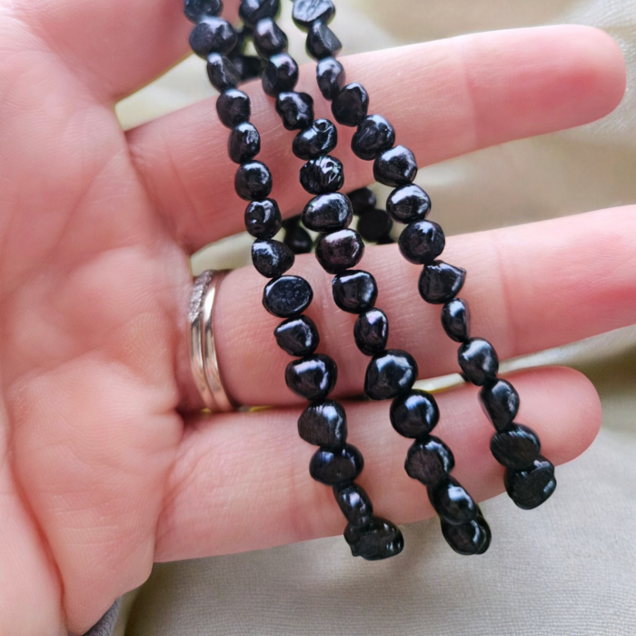 Perly riečne čierne 3-radový náramok – Obrázok 3