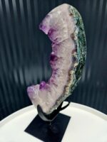 Ametyst AAA drúza na čiernom stojane 2,24kg – Obrázok 5