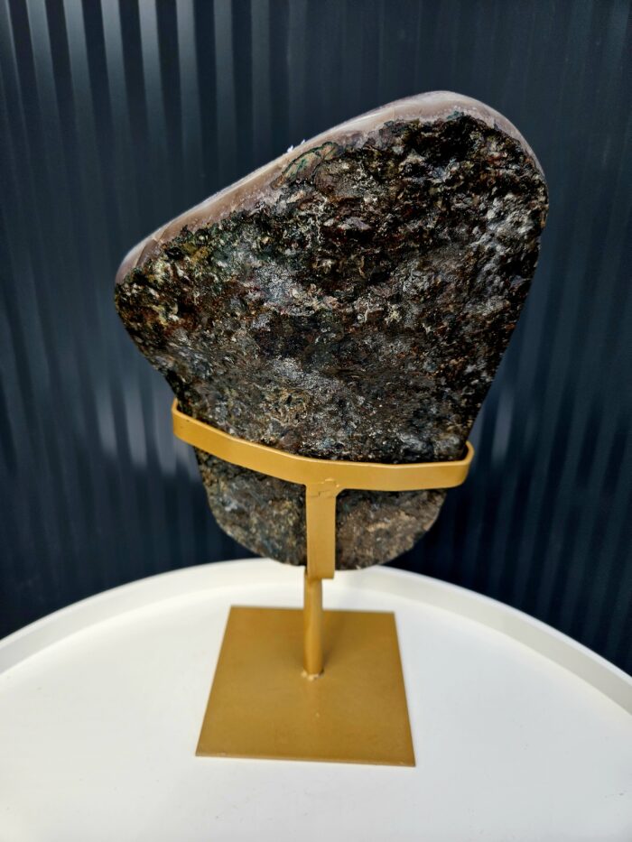 Ametyst zbierkový AAA drúza s Kalcitom na čiernom stojane 2,34kg – Obrázok 8