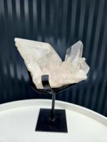 Krištáľová drúza na čiernom stojane 0,74kg – Obrázok 4