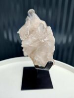 Krištáľová drúza na čiernom stojane 1,26kg – Obrázok 5