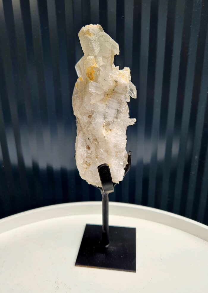 Krištáľová drúza na čiernom stojane 0,6kg – Obrázok 3