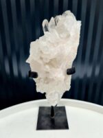 Krištáľová drúza na čiernom stojane 0,84kg