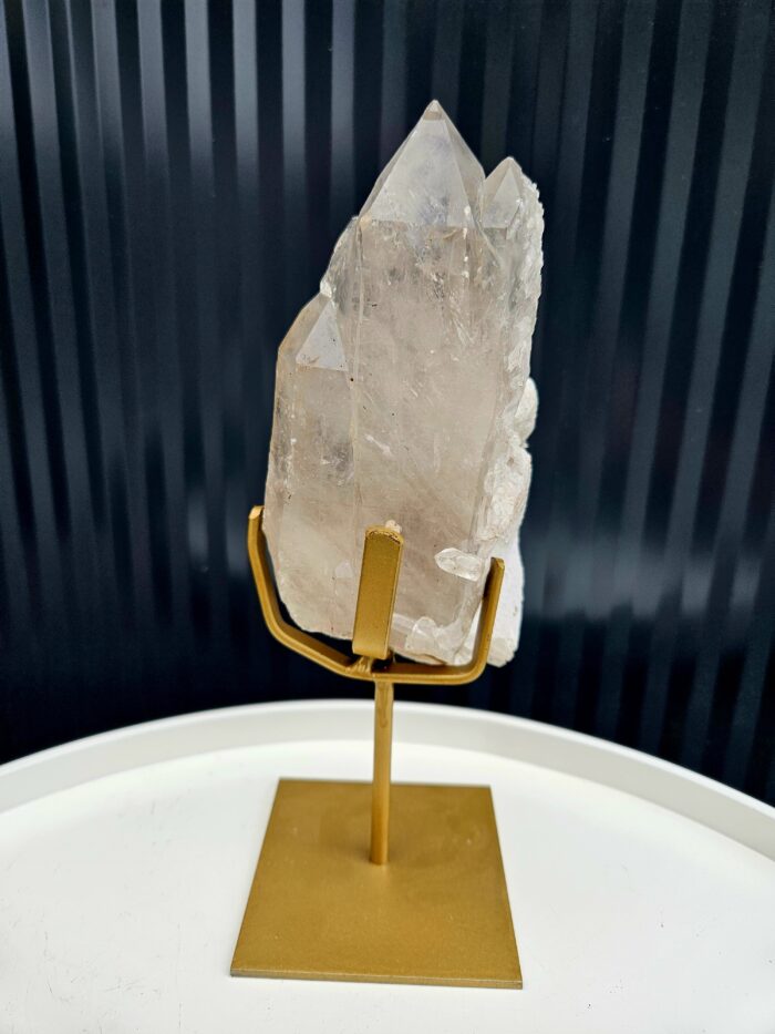 Krištáľová drúza špic na zlatom stojane 0,88kg – Obrázok 4