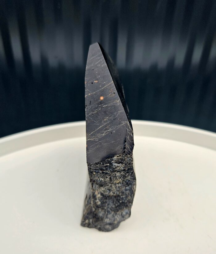 Turmalín čierny obelisk surový/leštený kg 0,53kg – Obrázok 2