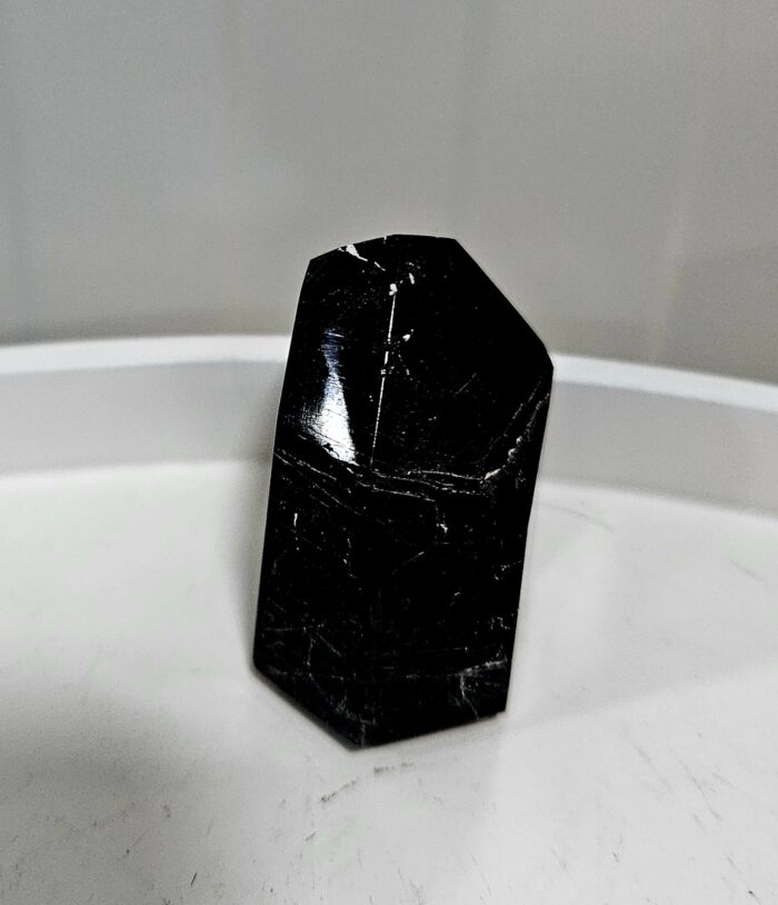 Turmalín čierny obelisk leštený č.7 – Obrázok 4