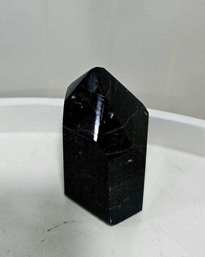 Turmalín čierny obelisk leštený č.8 – Obrázok 4