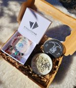 Sviečka + náramok znamenie KOZOROŽEC v darčekovej krabičke