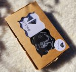 Sviečka + náramok znamenie KOZOROŽEC v darčekovej krabičke – Obrázok 2