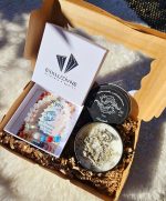 Sviečka + náramok znamenie RYBY v darčekovej krabičke