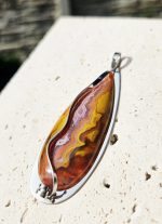 Achát MAROKO prívesok na platničke z chir.ocele – Obrázok 2