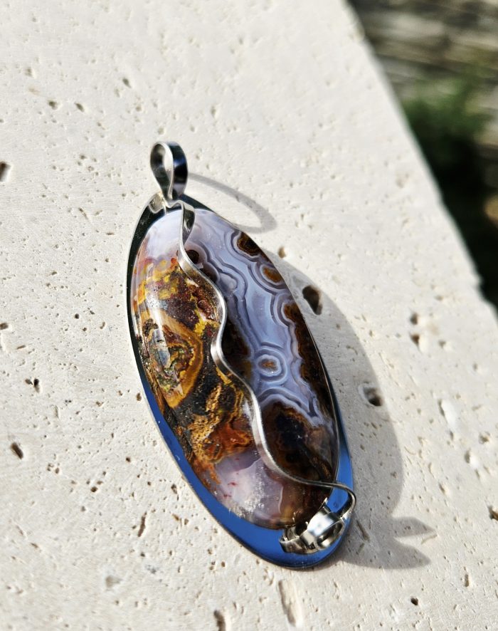 Achát MAROKO prívesok na platničke z chir.ocele – Obrázok 3