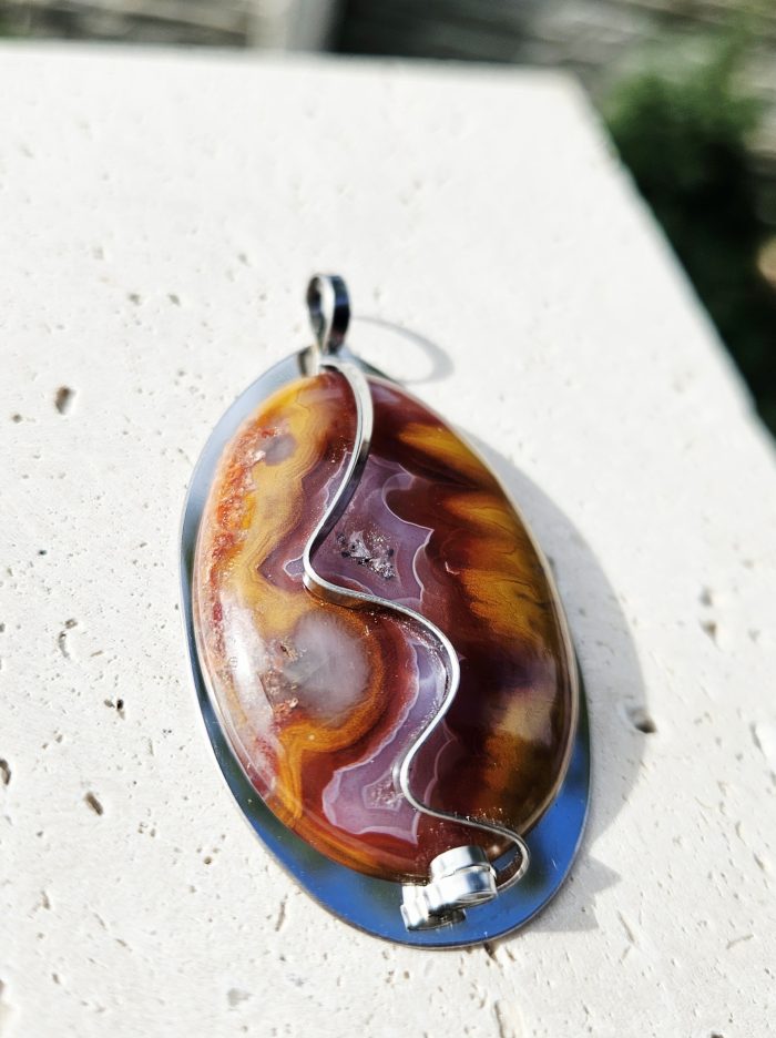 Achát MAROKO prívesok na platničke z chir.ocele – Obrázok 3