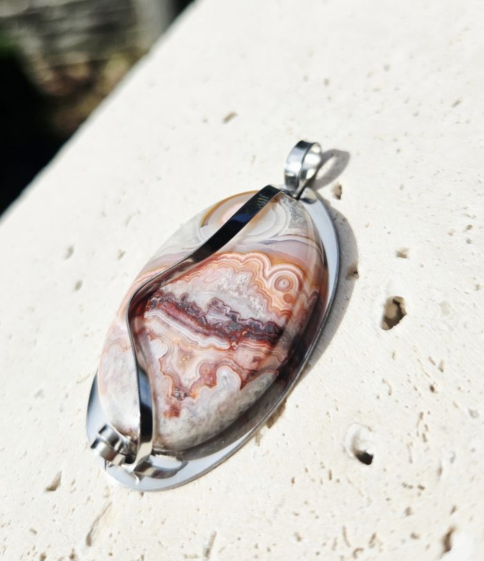 Achát MAROKO prívesok na platničke z chir.ocele – Obrázok 2