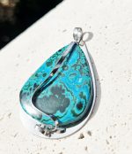 Chryzokol prívesok na platničke z chir.ocele – Obrázok 2