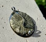 Pyritové SLNKO prívesok na platničke z chir.ocele – Obrázok 2