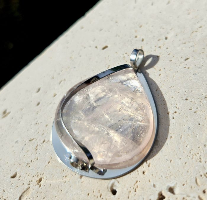 Ruženín prívesok na platničke z chir.ocele – Obrázok 3