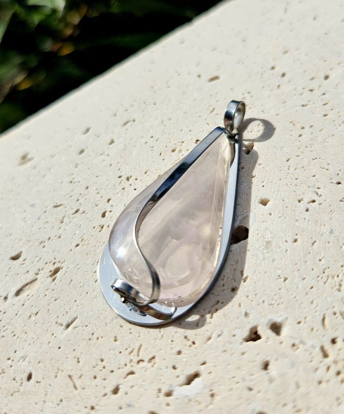 Ruženín prívesok na platničke z chir.ocele – Obrázok 2