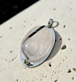 Ruženín prívesok na platničke z chir.ocele – Obrázok 2