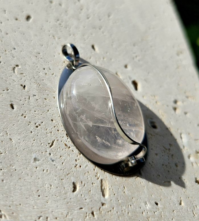 Ruženín prívesok na platničke z chir.ocele – Obrázok 3