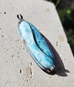 Larimar prívesok na platničke z chir.ocele – Obrázok 3