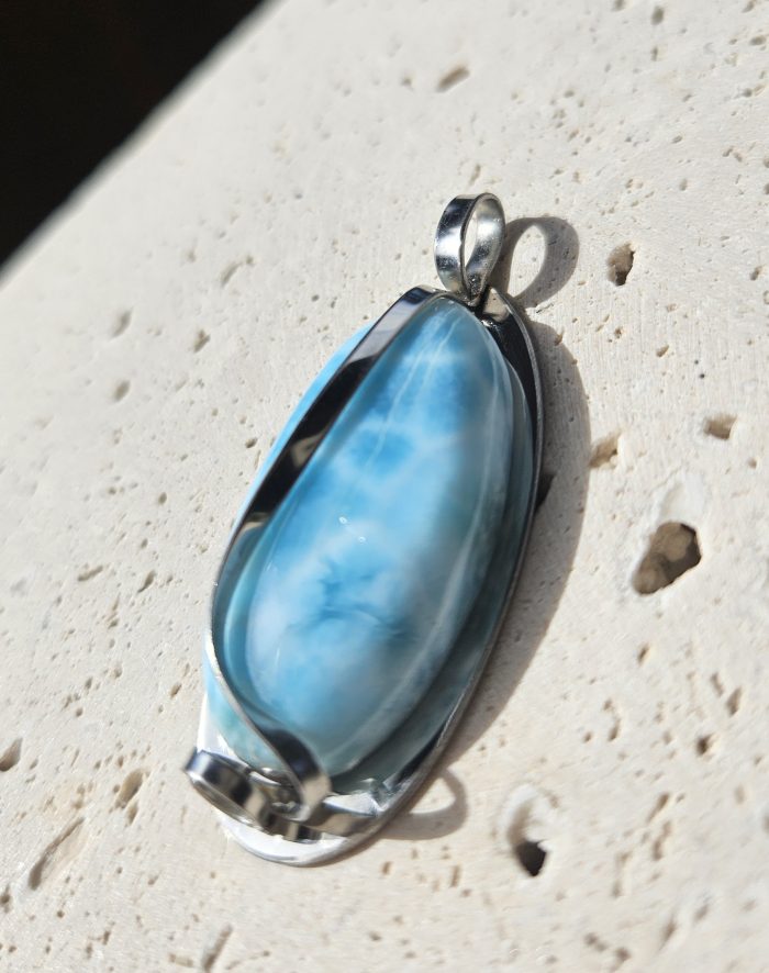 Larimar prívesok na platničke z chir.ocele – Obrázok 2