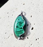 Malachit prívesok na platničke z chir.ocele