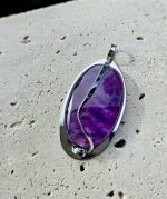 Ametyst prívesok na platničke z chir.ocele č.1