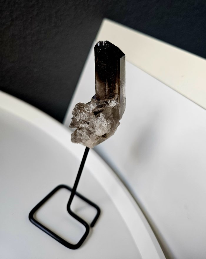 Záhneda minerál na stojane č.2 – Obrázok 2