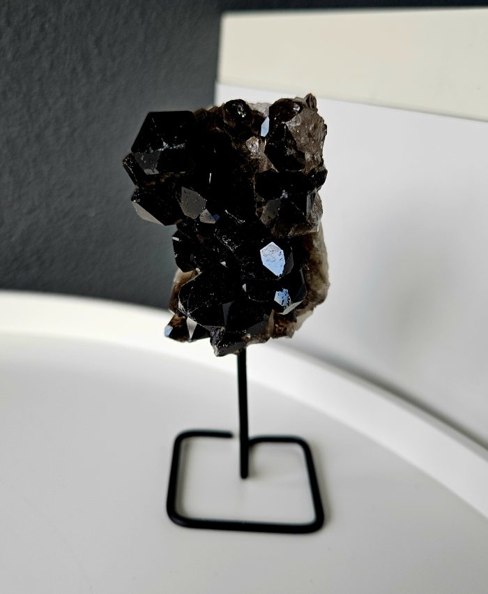 Záhneda minerál na stojane č.1 – Obrázok 2