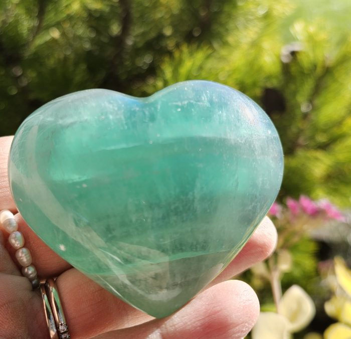 Fluorit zelený srdce č.1  6,5cm – Obrázok 2
