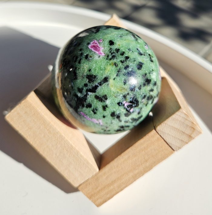 Rubín zoisit GUĽA 5 cm 233g  č.2 – Obrázok 3