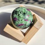 Rubín zoisit GUĽA 5cm 236g  č.1