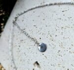 Magnezit náhrdelník 2mm fazetovaný strieborný – Obrázok 2